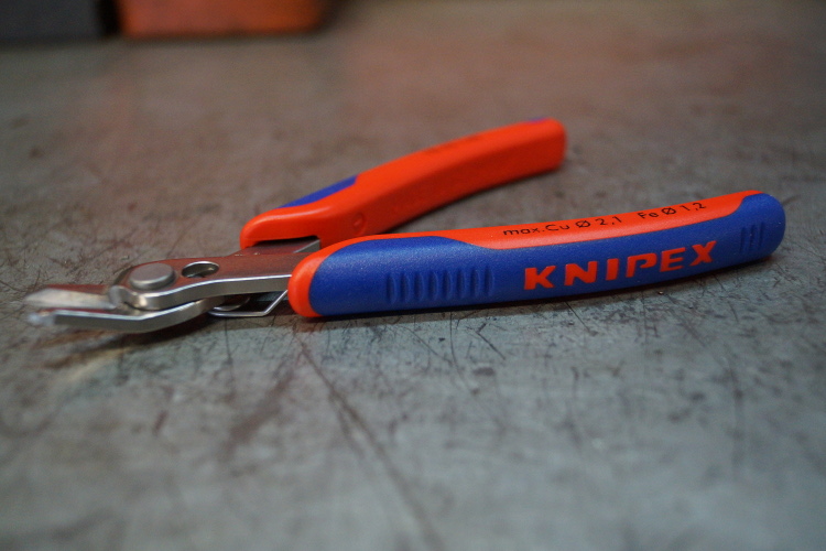 Test szczypiec dla elektroników Knipex Electronic Super Knips (78 03 125)